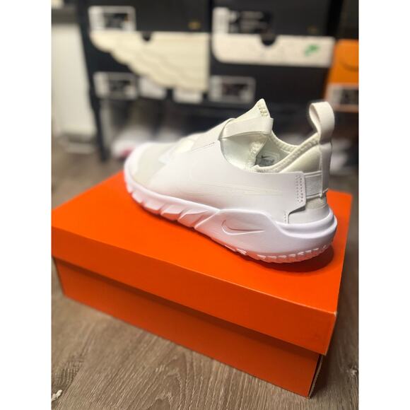 NEW SZ 7Y/8.5W - Nike Flex Runner 2 (GS) Slip-On - wht/wht - Picture 3 of 3